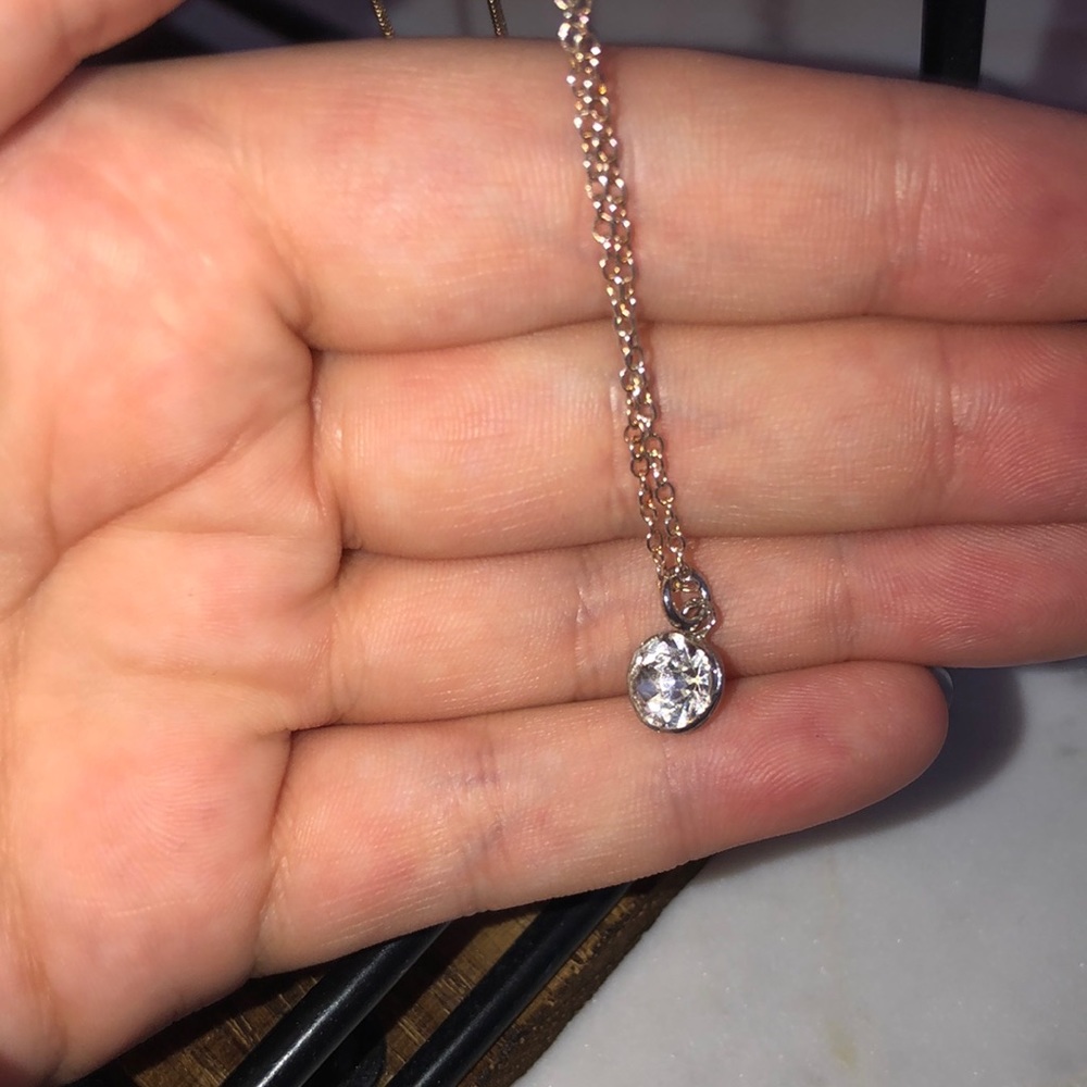 Necklace with not real diamond